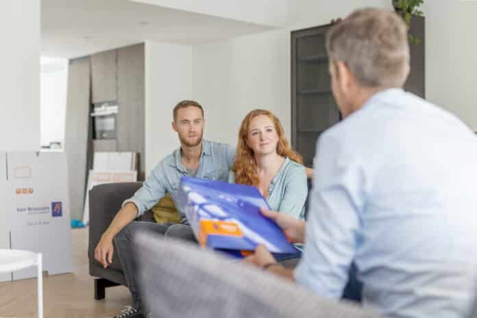 Starters in gesprek met adviseur_Copyright Van Bruggen Adviesgroep 2019 hypotheekadviseurs provisie