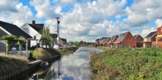 gezinswoningen in het groen