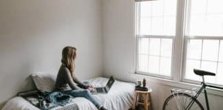 'Bouw kamers voor studenten en schaf toeslag studio’s af'