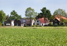 De prijzen van huizen op het platteland zijn in de afgelopen drie jaar veel sterker gestegen dan die van woningen in de grote steden. - Foto: Canva